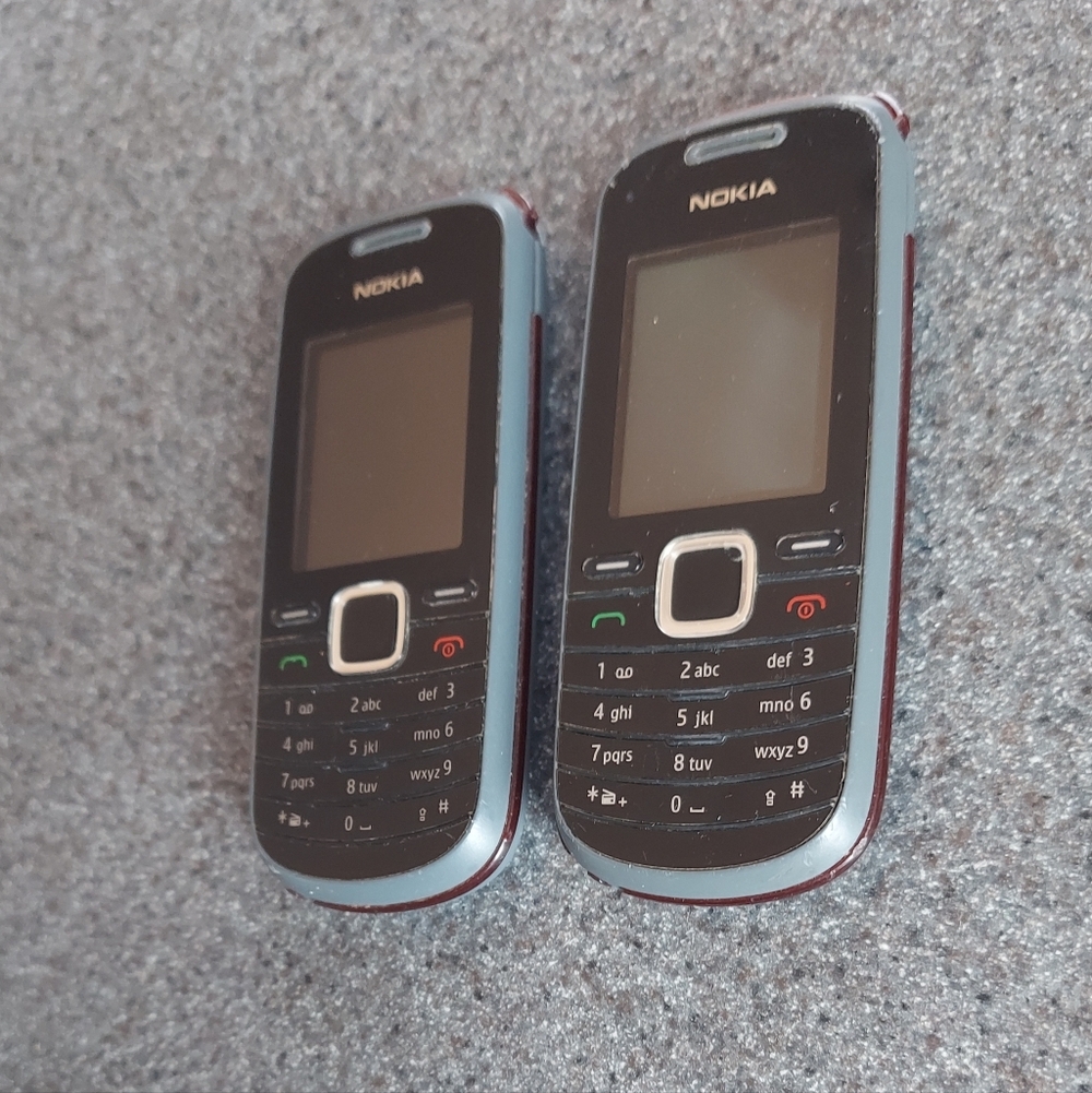 NOKIA T-Mobile Vintage Cell Phones - Pair of 2 Very Good Condition!